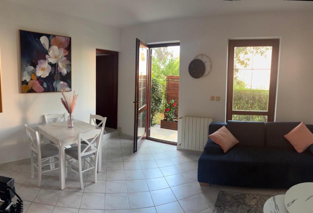 Apartments Leona