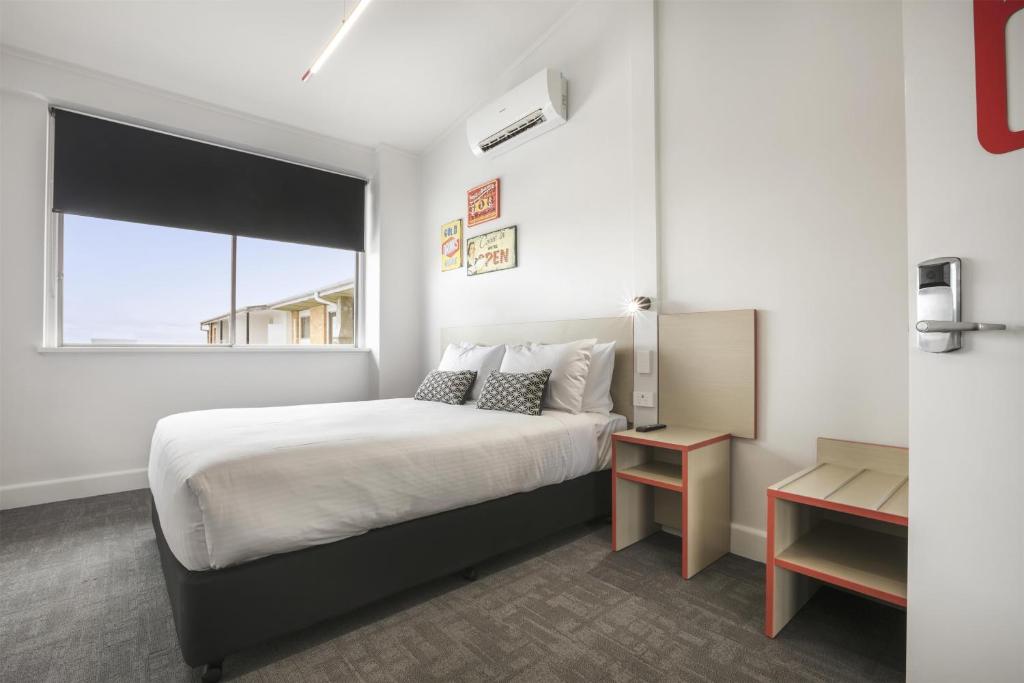 Nightcap at Camp Hill Hotel - Resim 13