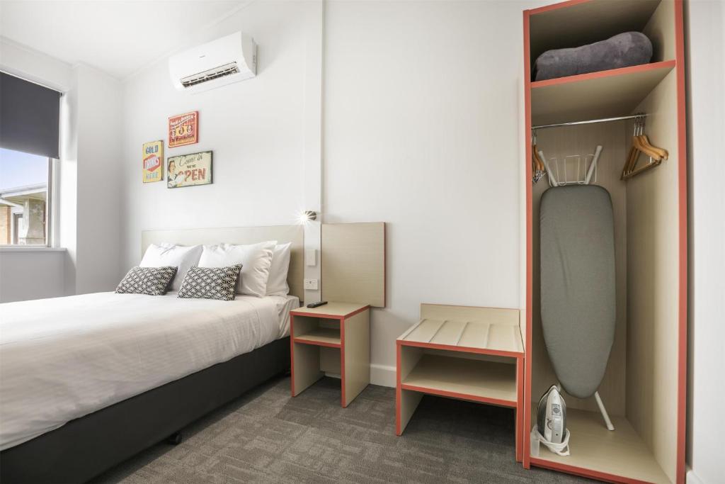 Nightcap at Camp Hill Hotel - Resim 14