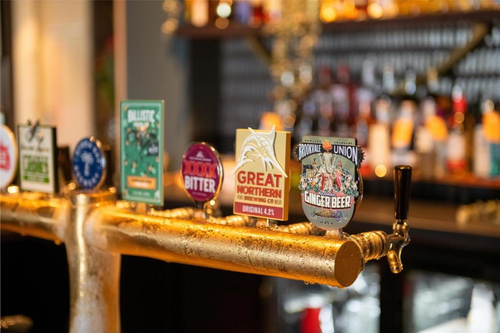 Nightcap at Camp Hill Hotel - Resim 20