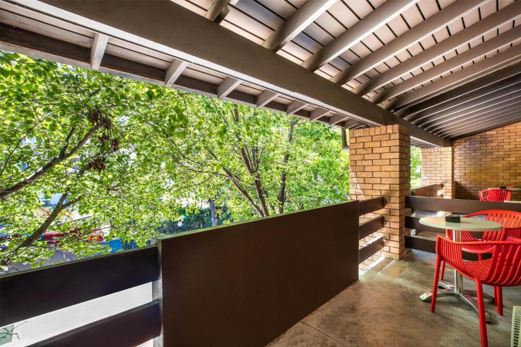 Nightcap at the Ranch Hotel - Resim 9