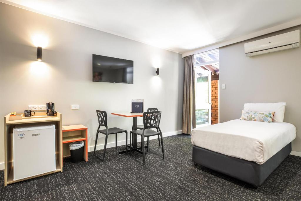 Nightcap at the Ranch Hotel - Resim 2