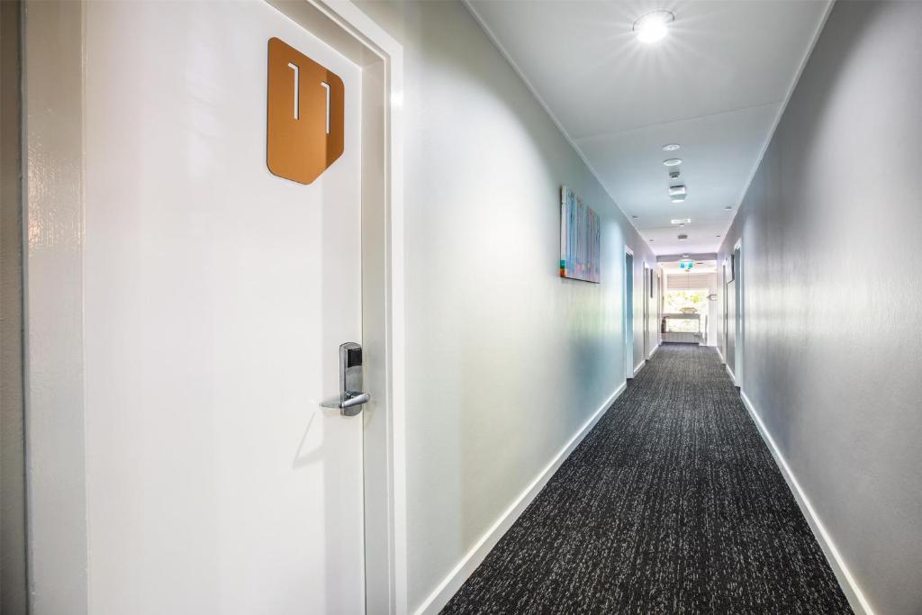 Nightcap at the Ranch Hotel - Resim 17