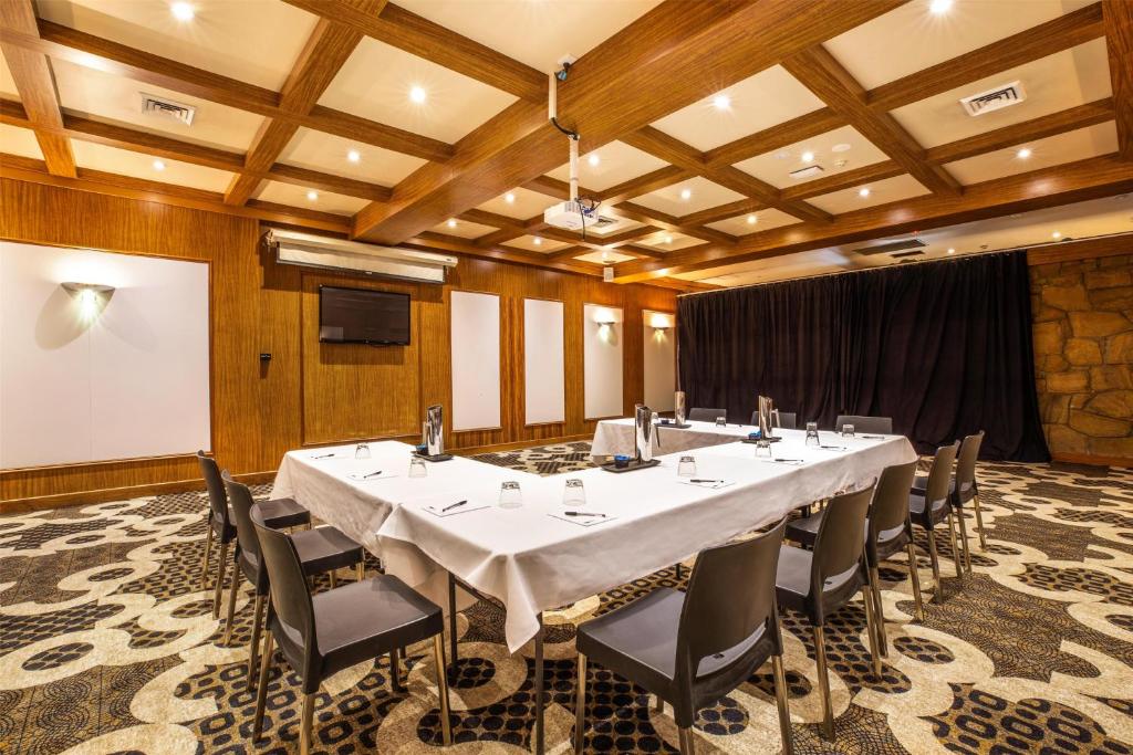 Nightcap at the Ranch Hotel - Resim 23