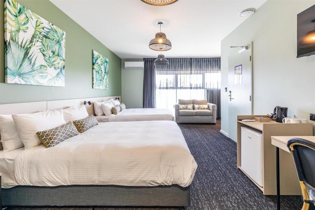 Nightcap at Commercial Hotel - Resim 15