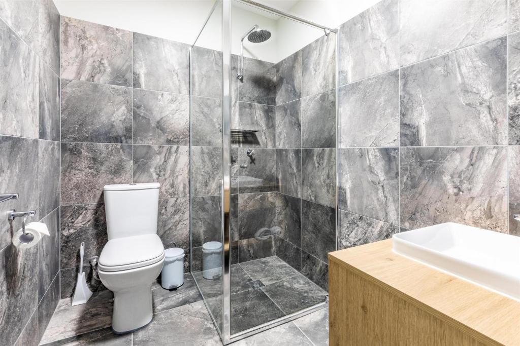 Nightcap at Commercial Hotel - Resim 32