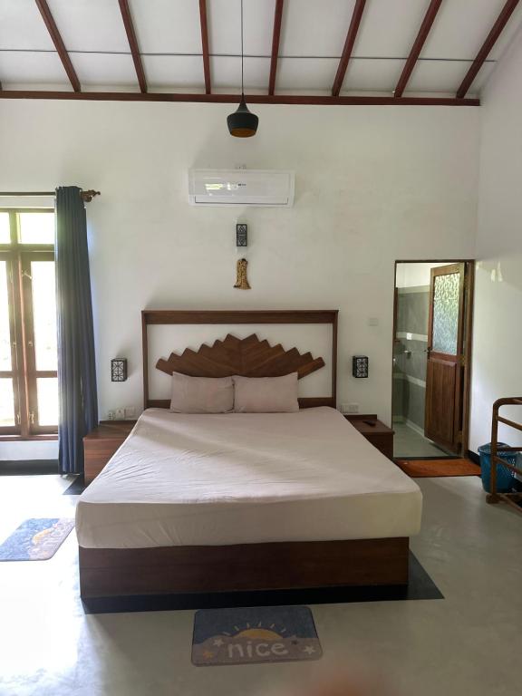 Postel nebo postele na pokoji v ubytování Honeyland hotel