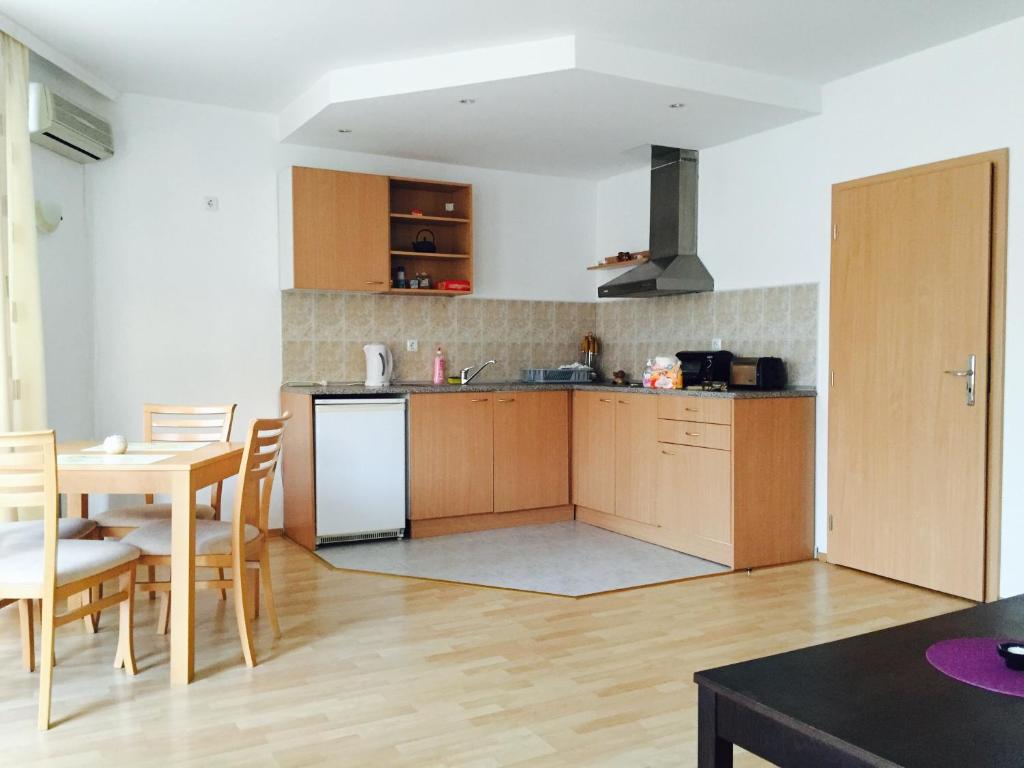 Complex Sands Holiday Apartments - One-Bedroom Apartment With Free Wifi
