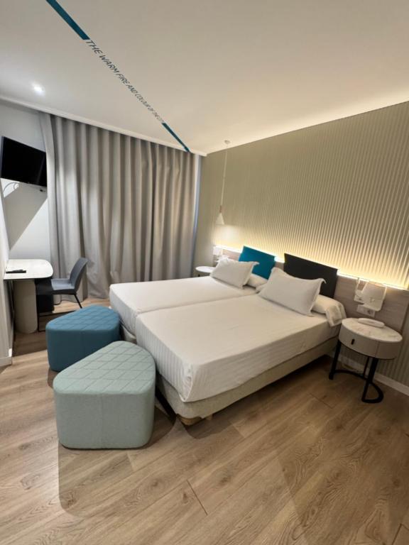 Hotel Mediterraneo Valencia - Resim 1