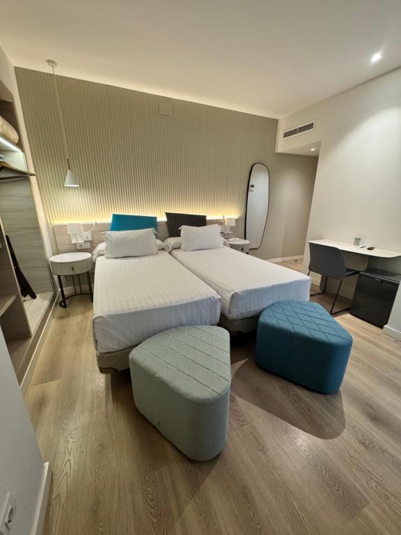 Hotel Mediterraneo Valencia - Resim 5