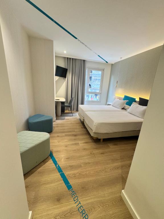 Hotel Mediterraneo Valencia - Resim 6