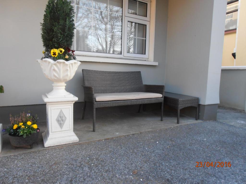 Balkón nebo terasa v ubytování Larkfield House B&B, Ballycasheen Kerry V93 WD51