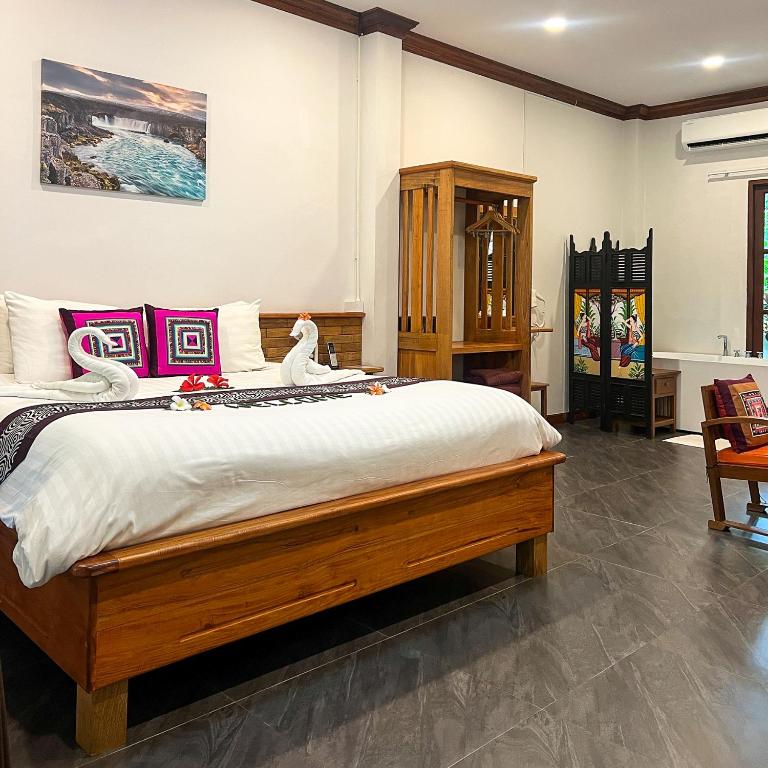 Cascade Tara - Deluxe Double Room
