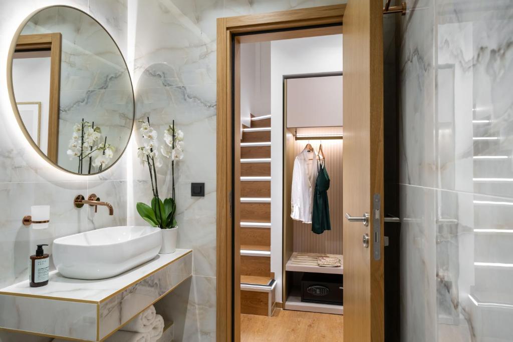 Aeolian Spirit Suites - 16