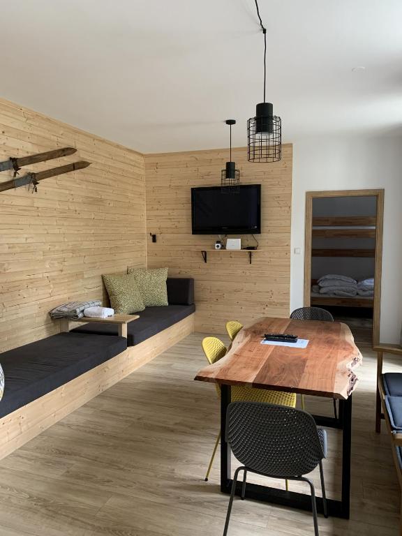 TV a/nebo společenská místnost v ubytování Apartmán Hubertus No 2