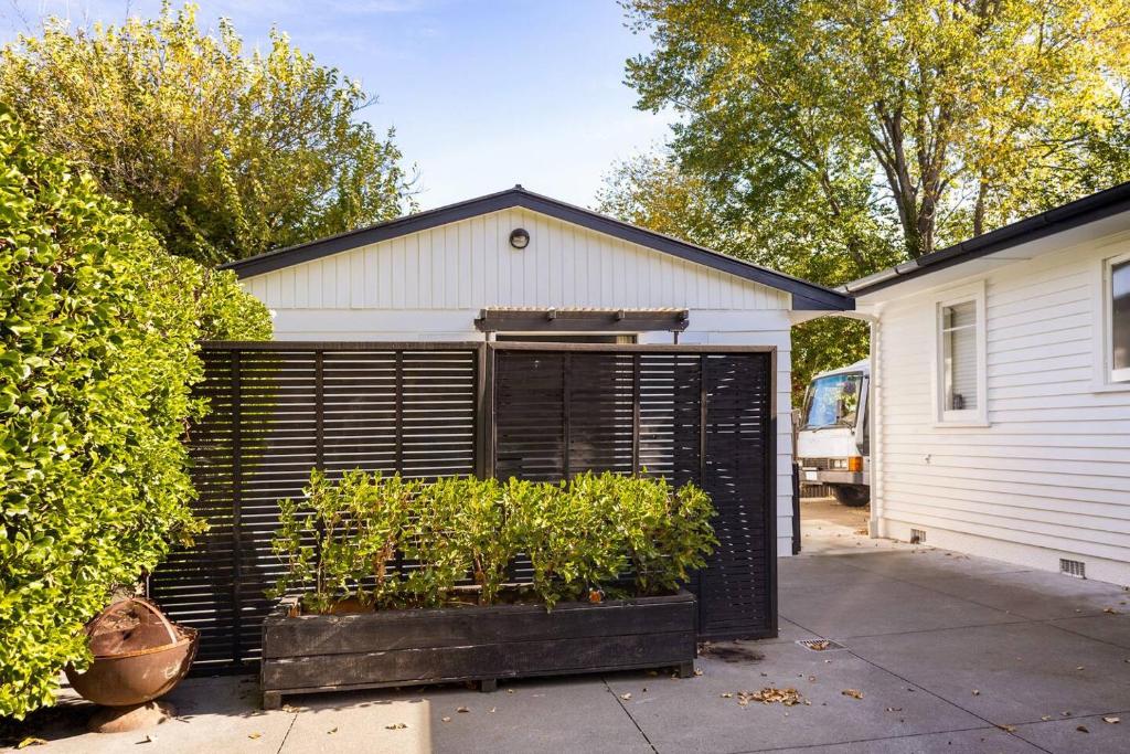 Zahrada ubytování Modern, Comfortable Guest House