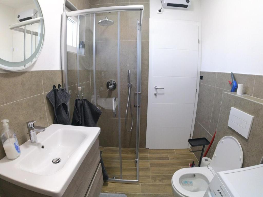 Et badeværelse på Villa Madalina Blidinje