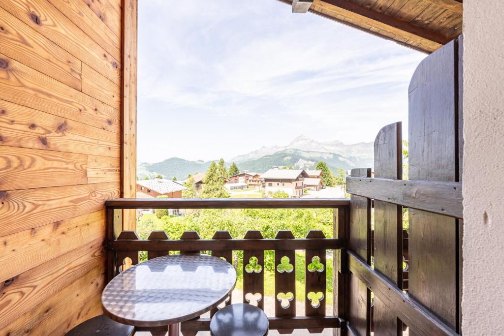 a view from the balcony of a cabin at Appartement 12 - Les Aravis in Crest-Voland