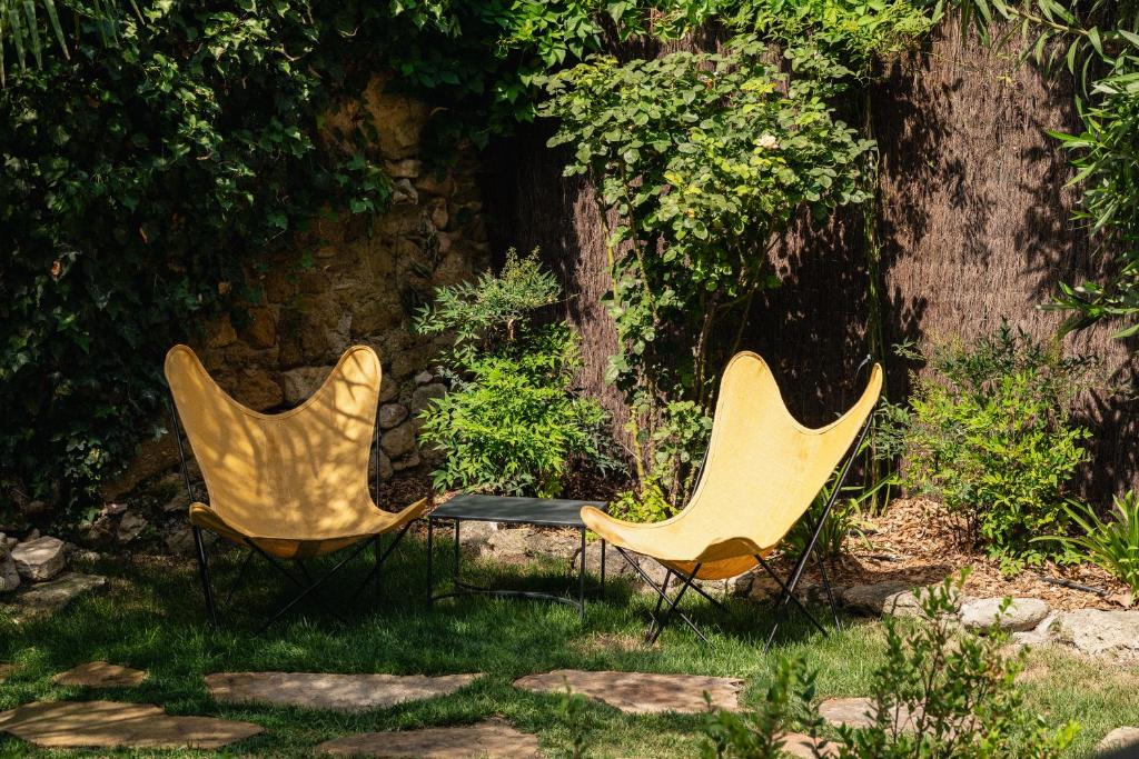 Zahrada ubytování Le Moulin, Lourmarin, a Beaumier Hotel