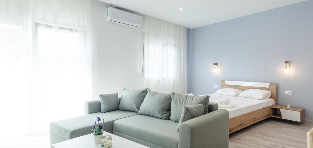 Postel nebo postele na pokoji v ubytování Diamanti Apartments Downtown Limenas Thasos