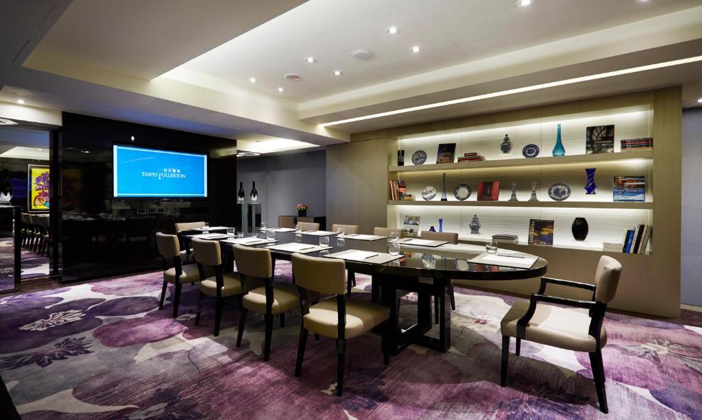 TV a/nebo společenská místnost v ubytování Taipei Fullerton Hotel-Maison North