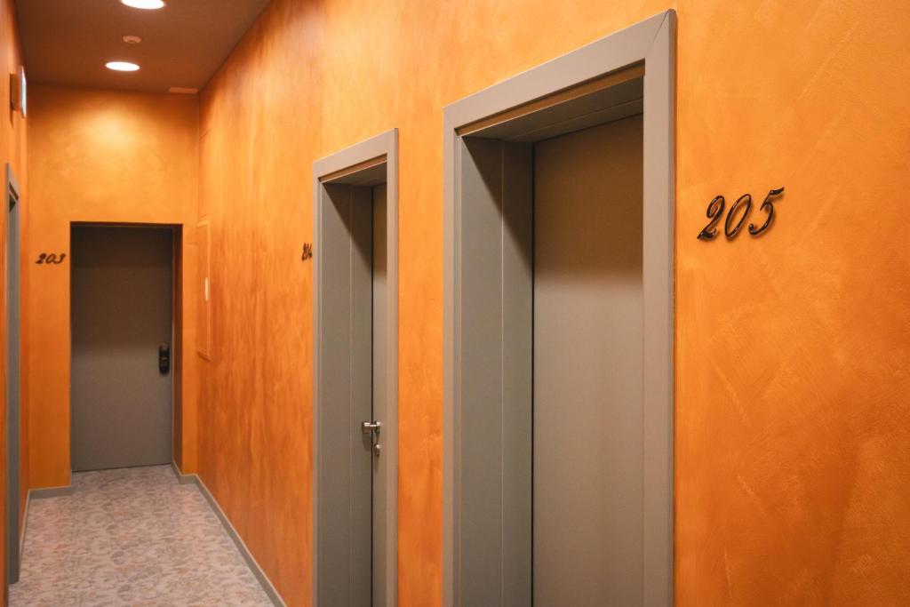 Palazzo Canetti Locarno - Piazza Grande - Suites & Rooms - Easy Self Check-In - Resim 44