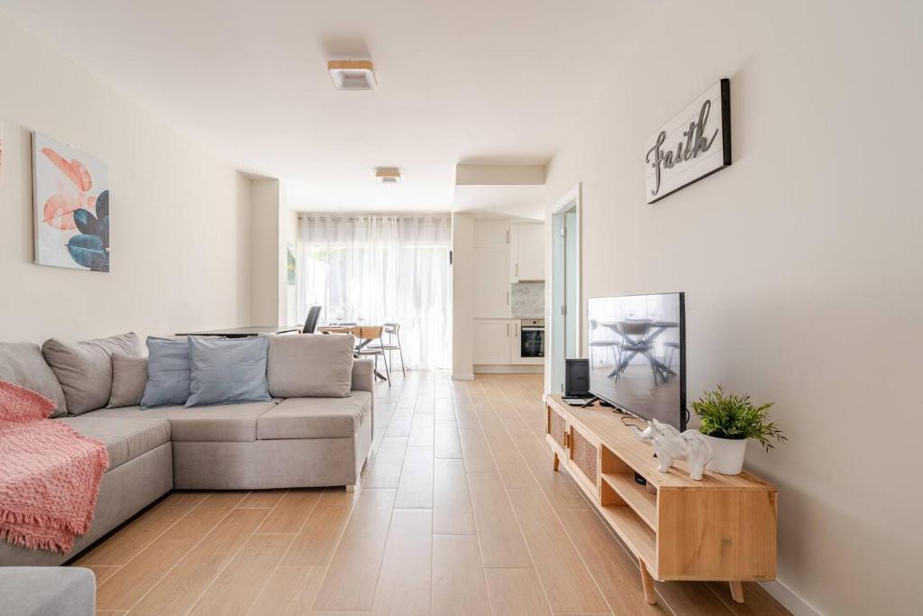 Casa Eden 2BR modern Apartment near Marina! Patio-Porch-WS-BBQ-FAST WIFI!