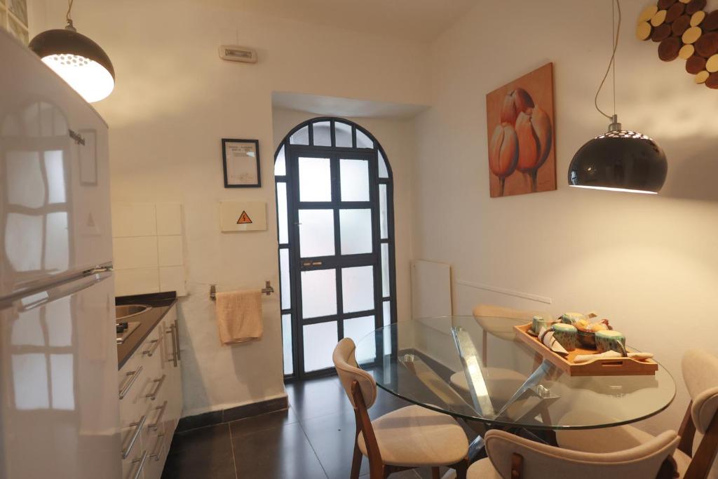 A kitchen or kitchenette at Koala Tarifa
