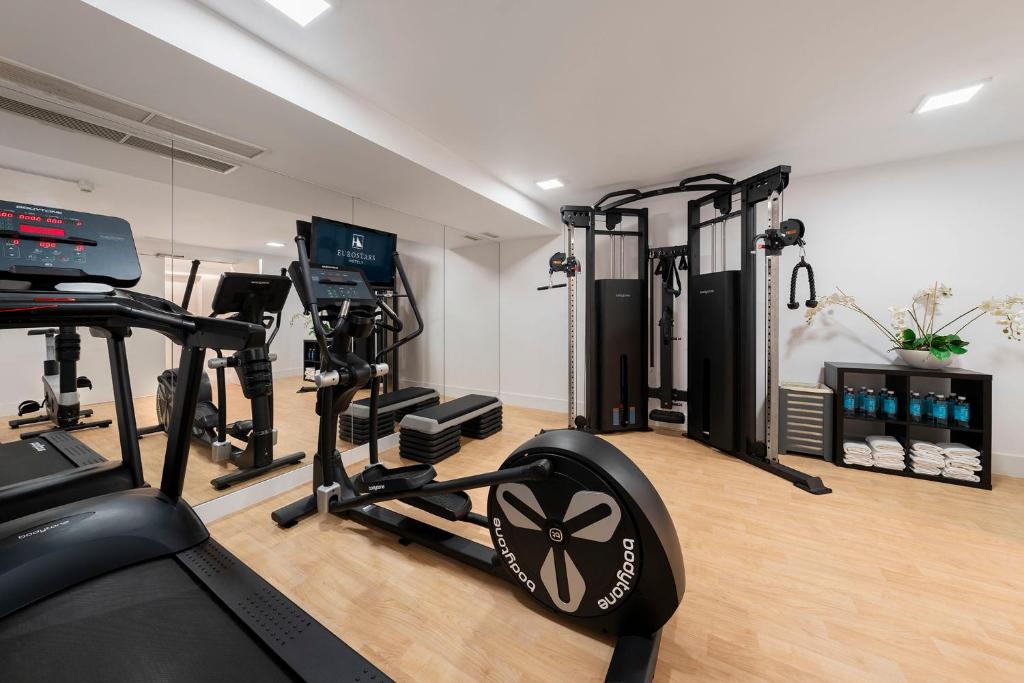 Fitness centrum a/nebo fitness zařízení v ubytování Eurostars Central