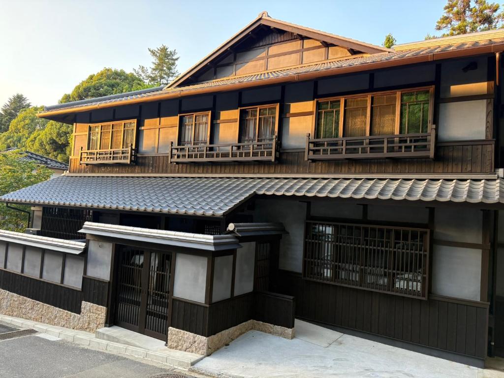 Budova, kde se ryokan nachází