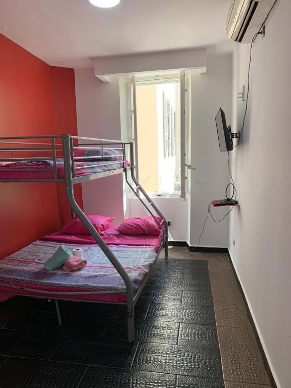 
Triple Room with City View
