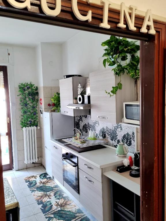 Kuchnia lub aneks kuchenny w obiekcie B&B Italo House