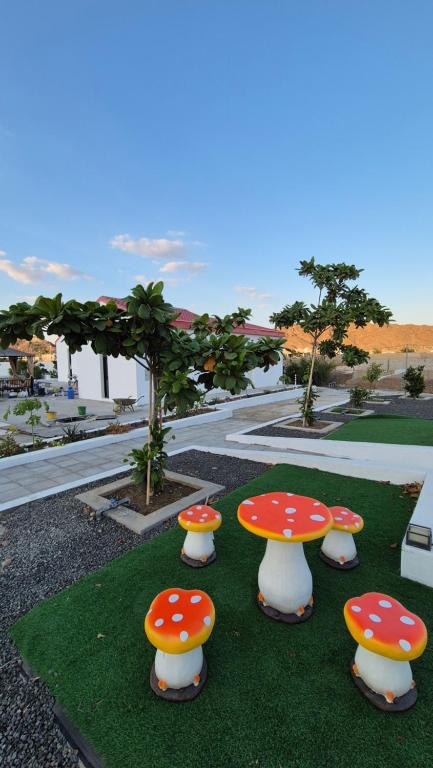 Zahrada ubytování Duplex villa in a mountain farm with a swimming pools & garden,including breakfast فيلا دوبليكس غرفتين و صالة في مزرعة جبلية مع مسابح وحديقة مع إفطار