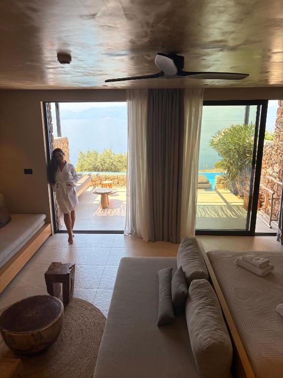 Postel nebo postele na pokoji v ubytování ​Le Grand Bleu Resort