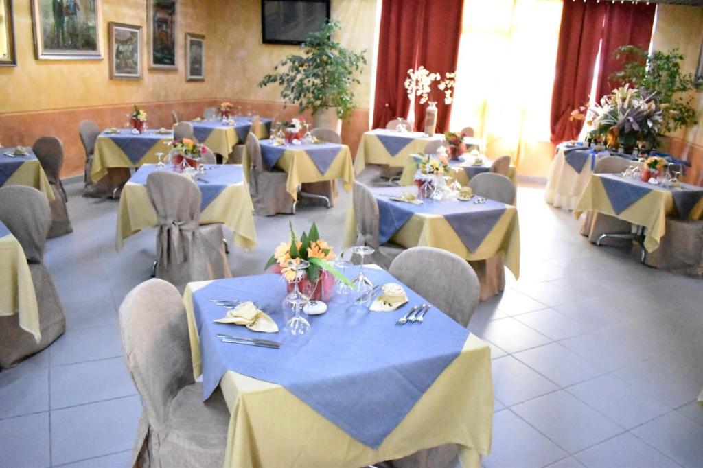 Restaurace v ubytování HOTEL IL PARCO - Parking Free & Restaurant - Hotel