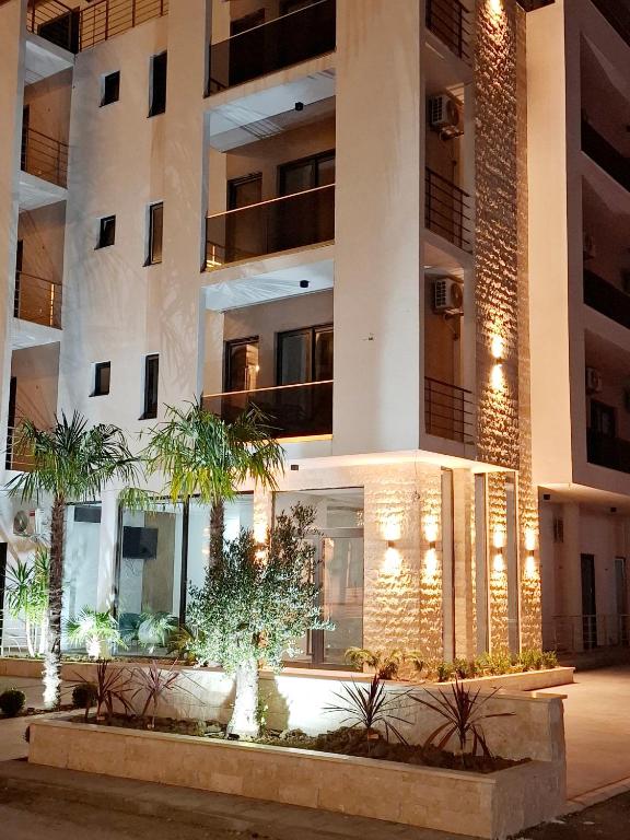 Budova, kde se aparthotel nachází