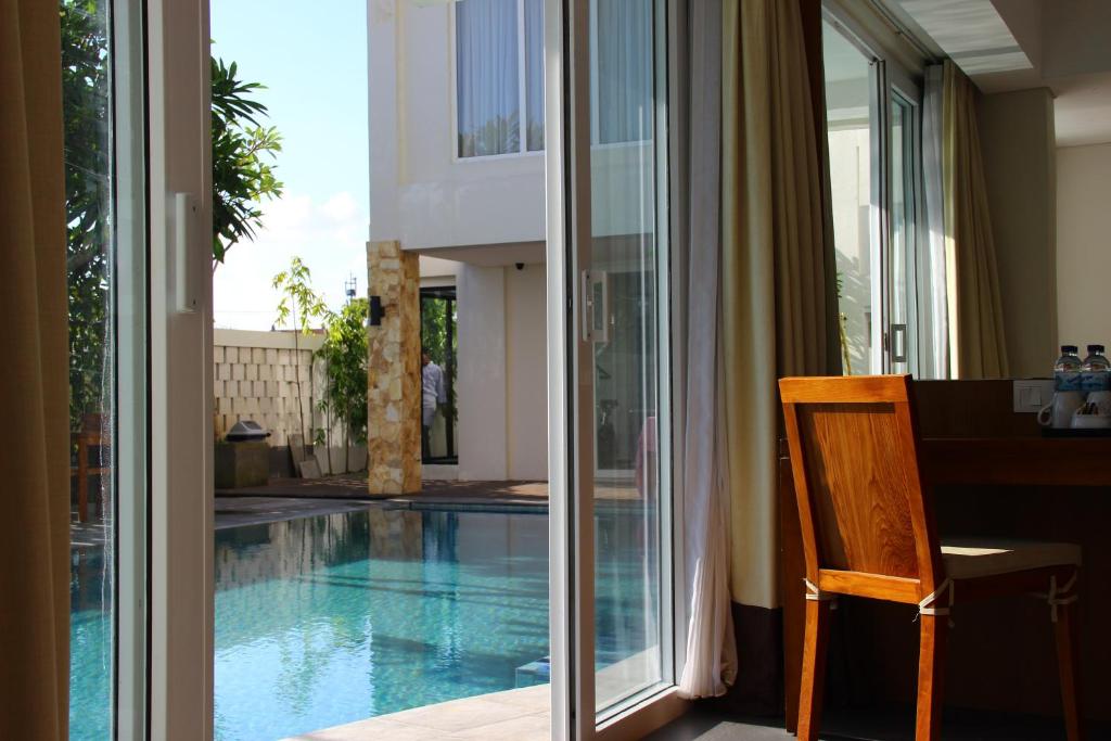 Бассейн в Paragon Hotel Seminyak или поблизости