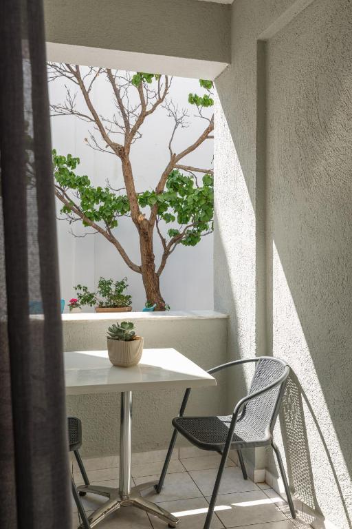 Hiona Apartments - 