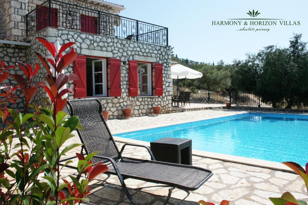 Bazén v ubytování Harmony and Horizon villas nebo v jeho okolí