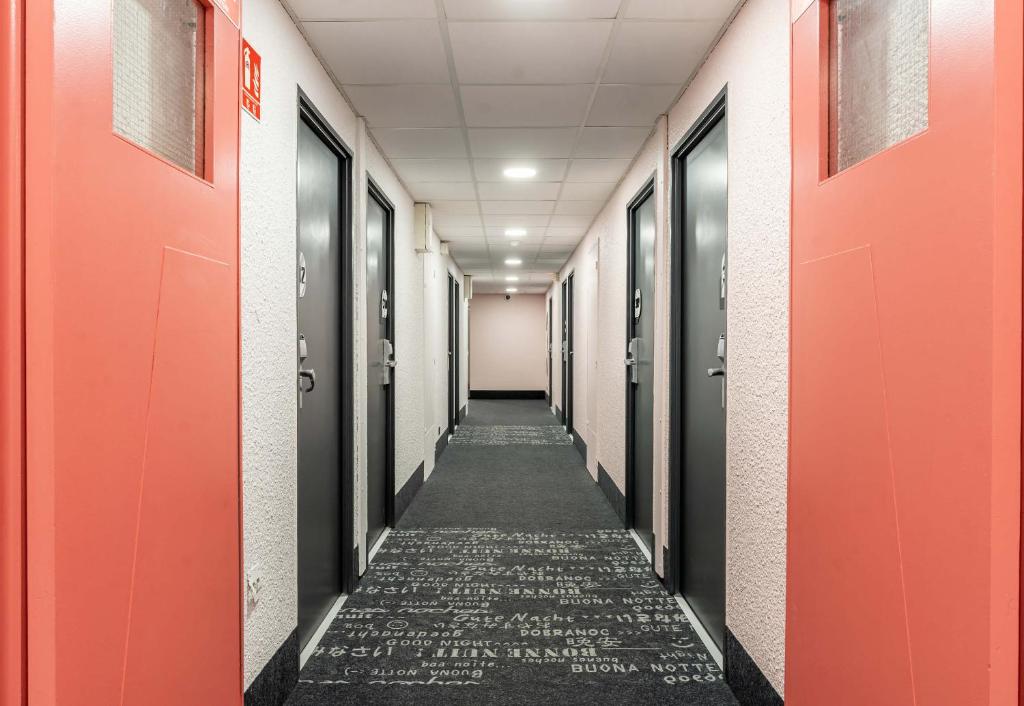 B&B HOTEL Marseille Prado Parc des Expositions - Resim 41