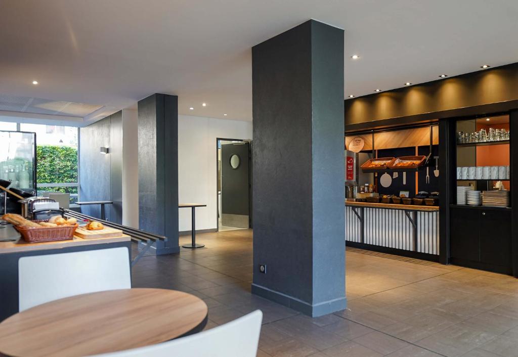 B&B HOTEL Marseille Prado Parc des Expositions - Resim 40