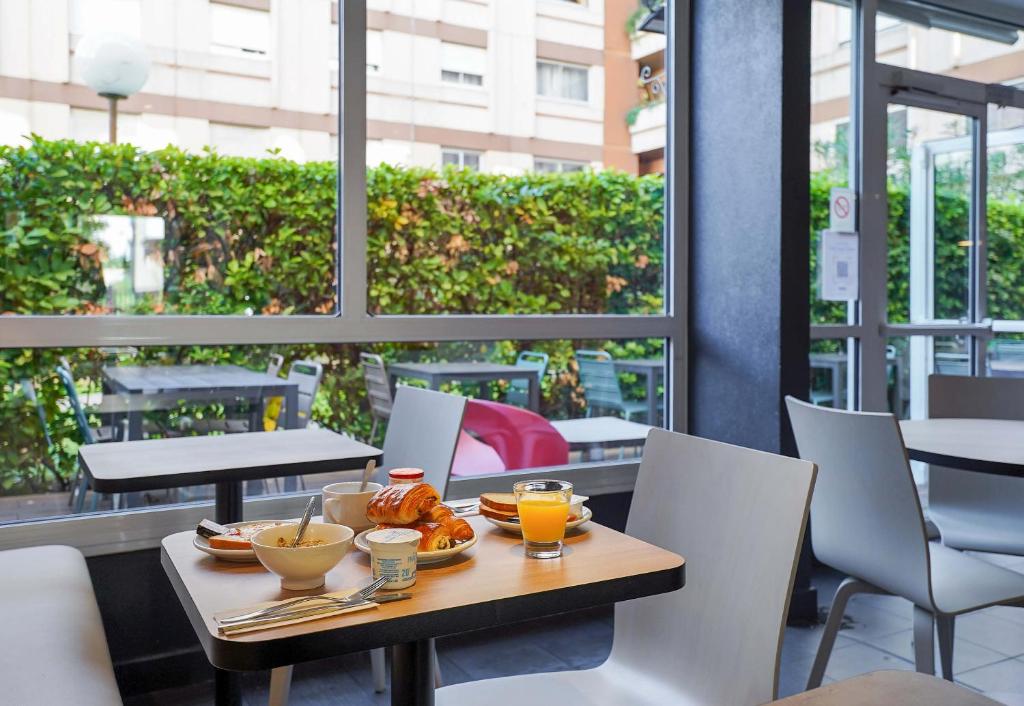 B&B HOTEL Marseille Prado Parc des Expositions - Resim 36