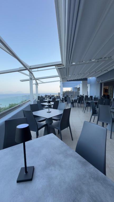 Restaurace v ubytování Ponti Beach Hotel