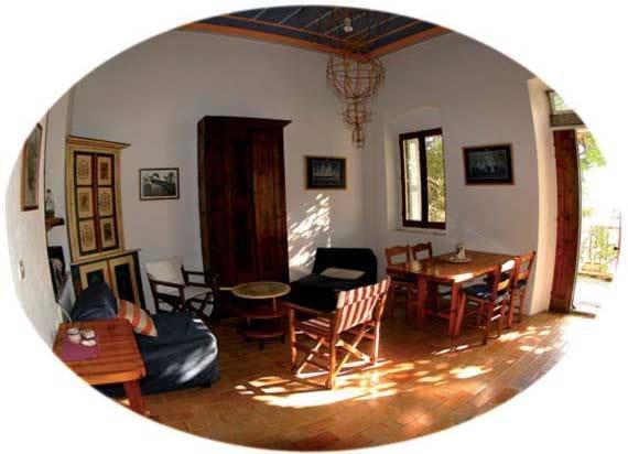 Χώρος καθιστικού στο MAÏA's House