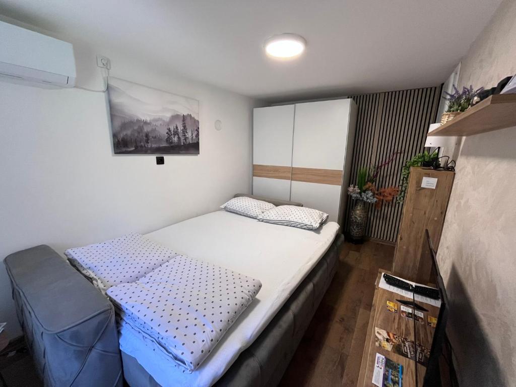 Postel nebo postele na pokoji v ubytování Mirka