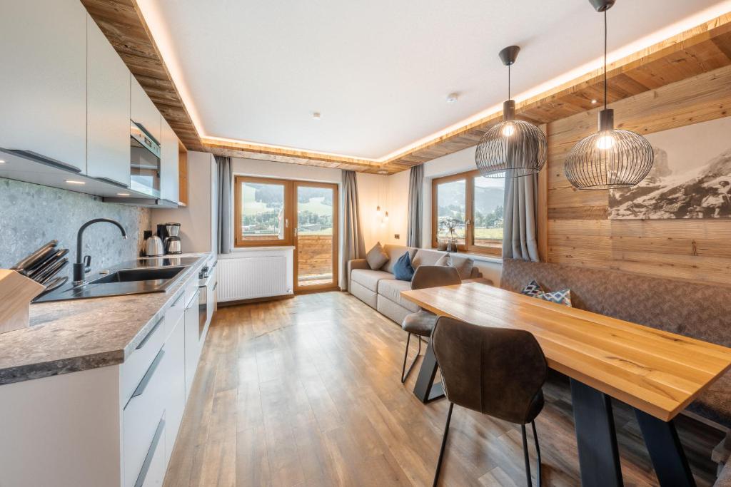 Kuchyň nebo kuchyňský kout v ubytování Appartements Retthäusl