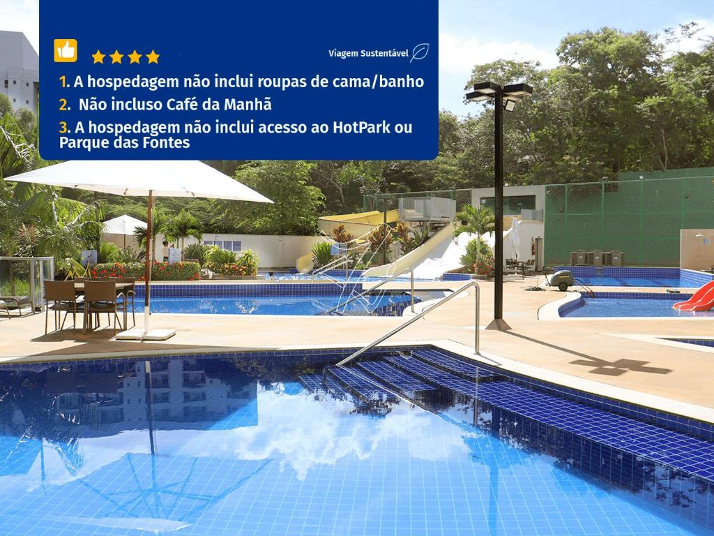 ein Bild eines Pools in einem Resort in der Unterkunft Park Veredas - 1 Quarto - TURISMO in Rio Quente