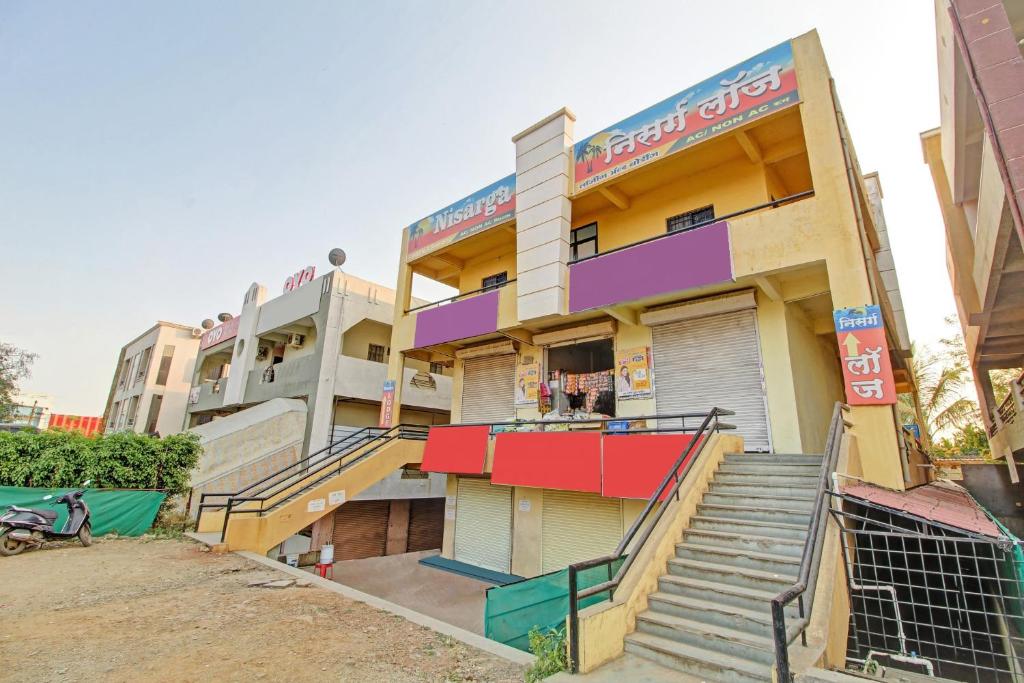 SPOT ON Nisarg Lodge - Housity