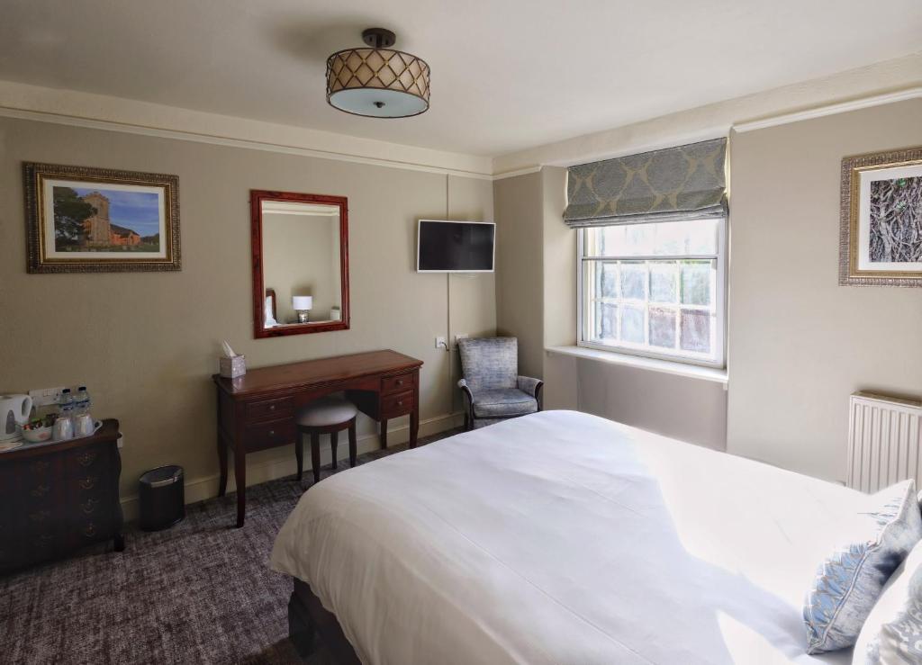 The Greyhound Inn - 