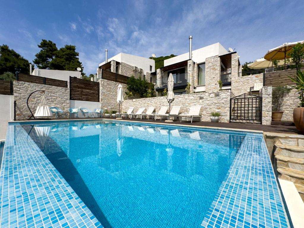 Piscine de l'établissement Allure Luxury Villas 3&4 Serenity Retreat ou située à proximité